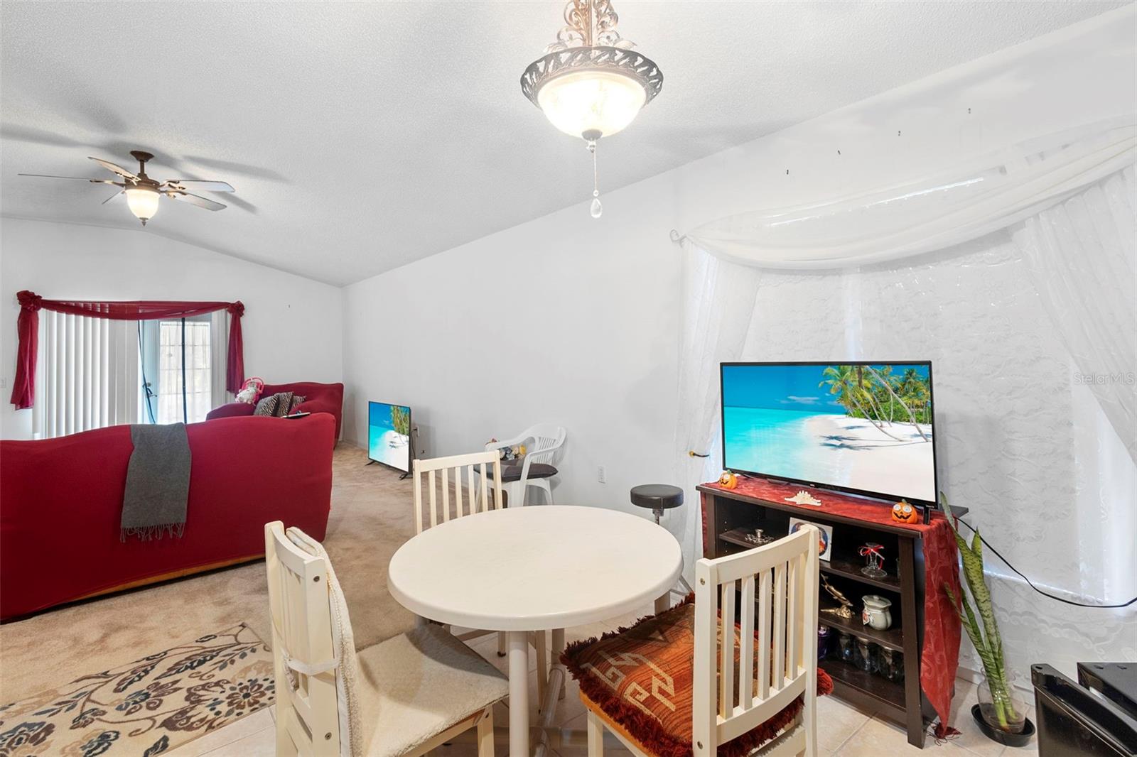 Image 18 of 35 For 114 Carnival Drive