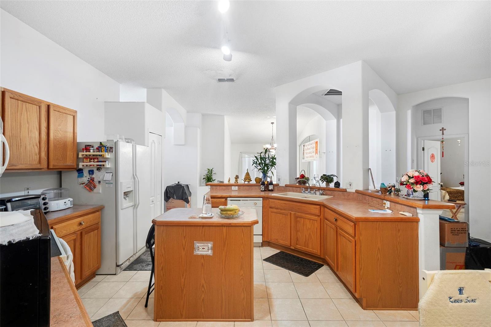 Image 21 of 35 For 114 Carnival Drive