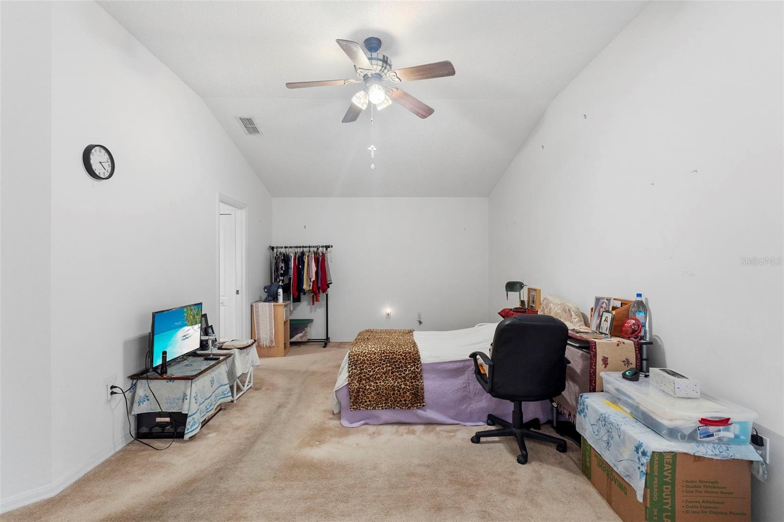 Image 28 of 35 For 114 Carnival Drive