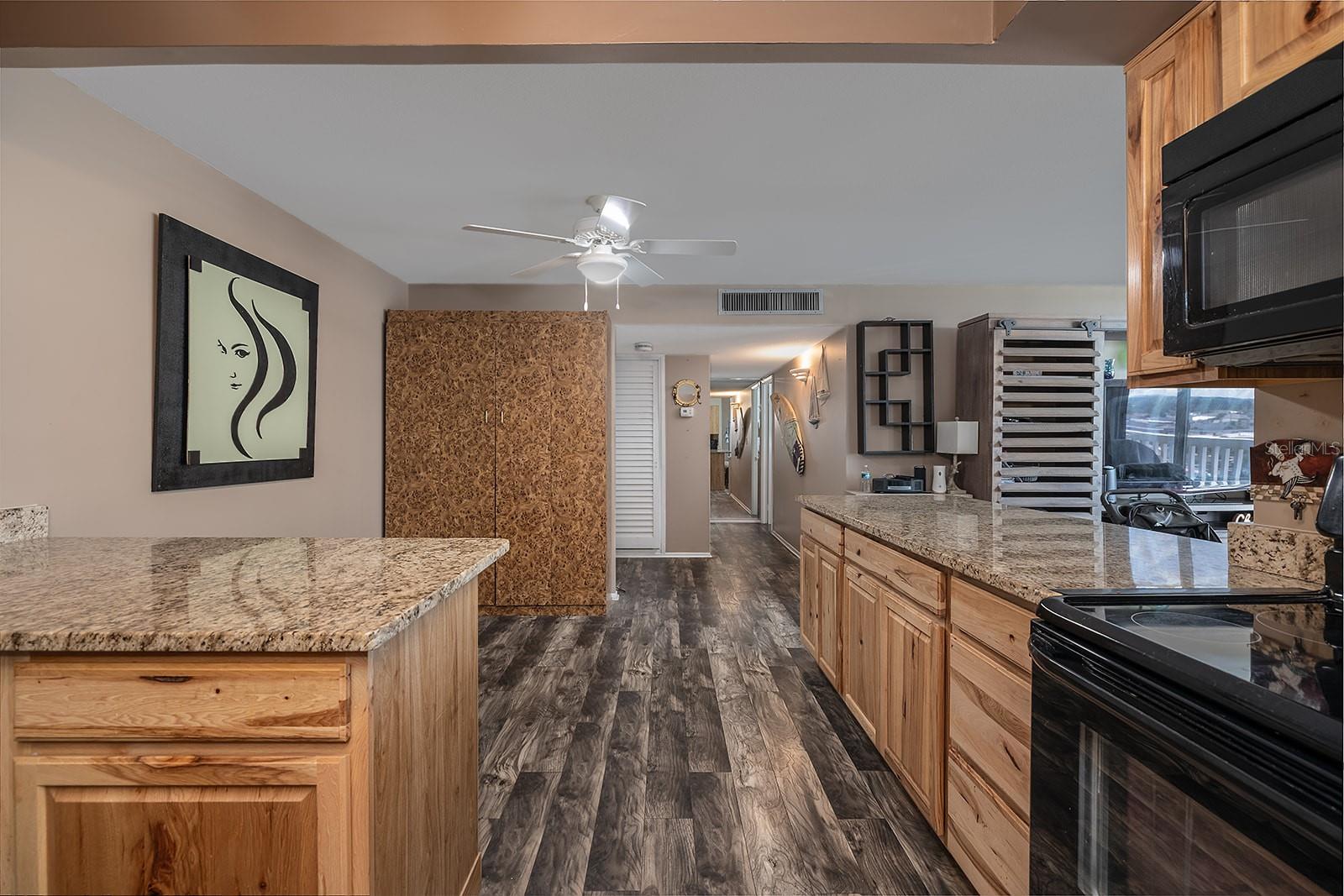 Image 11 of 20 For 2800 Atlantic Avenue 712