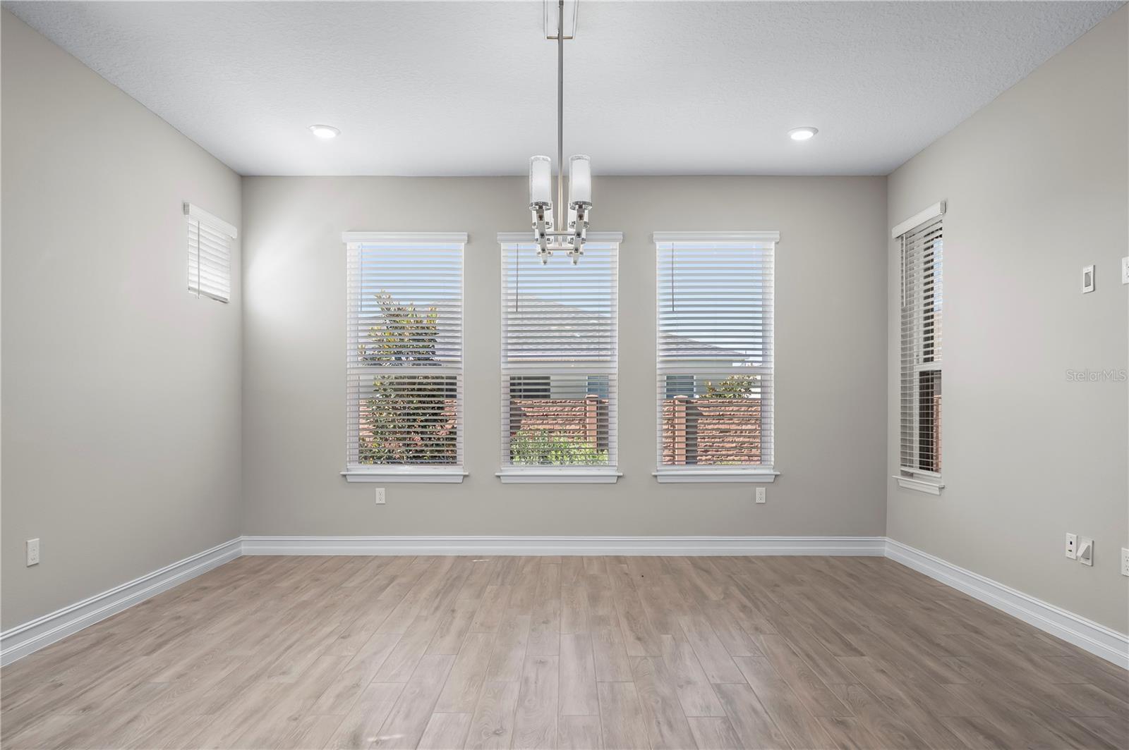 Image 18 of 78 For 4474 53rd Avenue Road