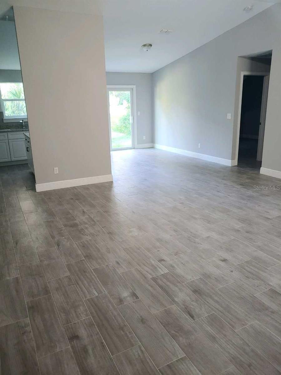 Image 2 of 7 For 615 Plymouth Avenue