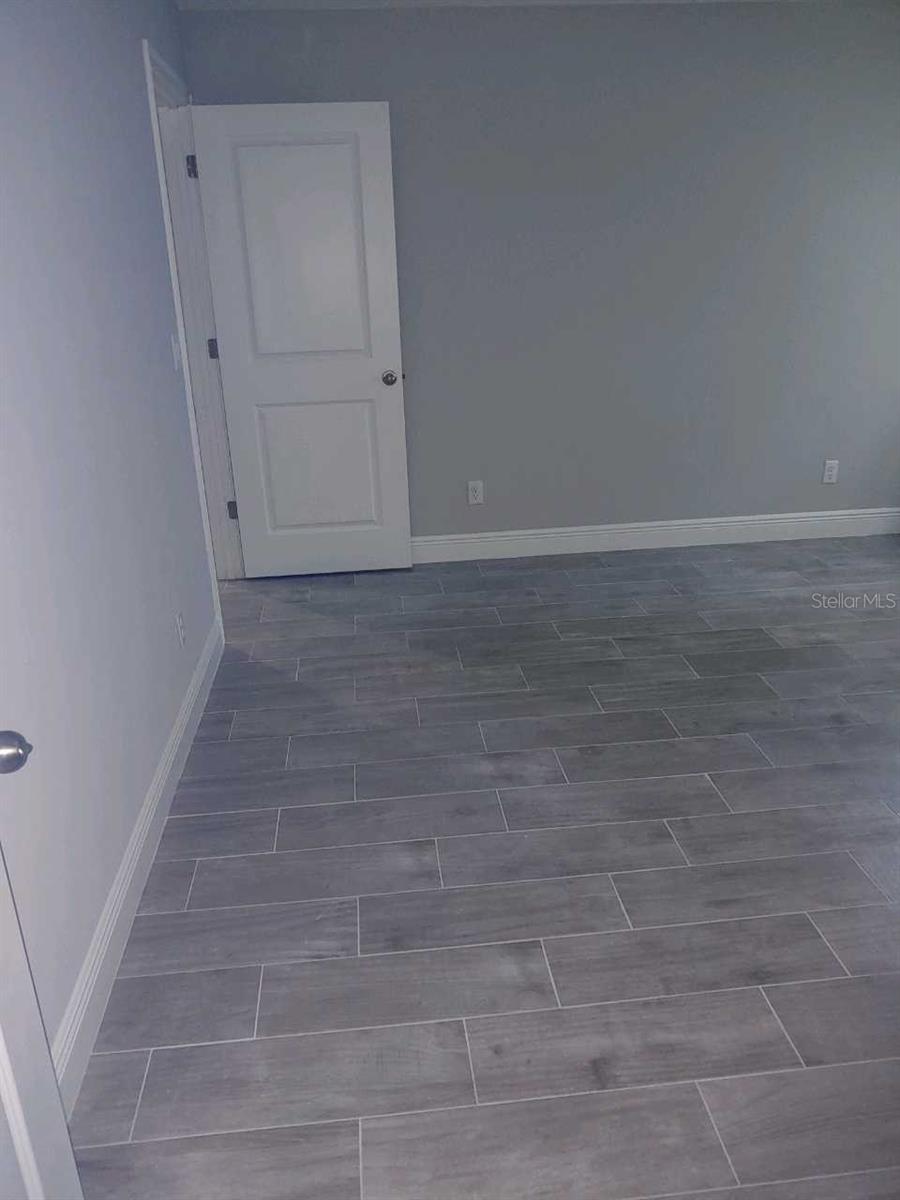 Image 7 of 7 For 615 Plymouth Avenue