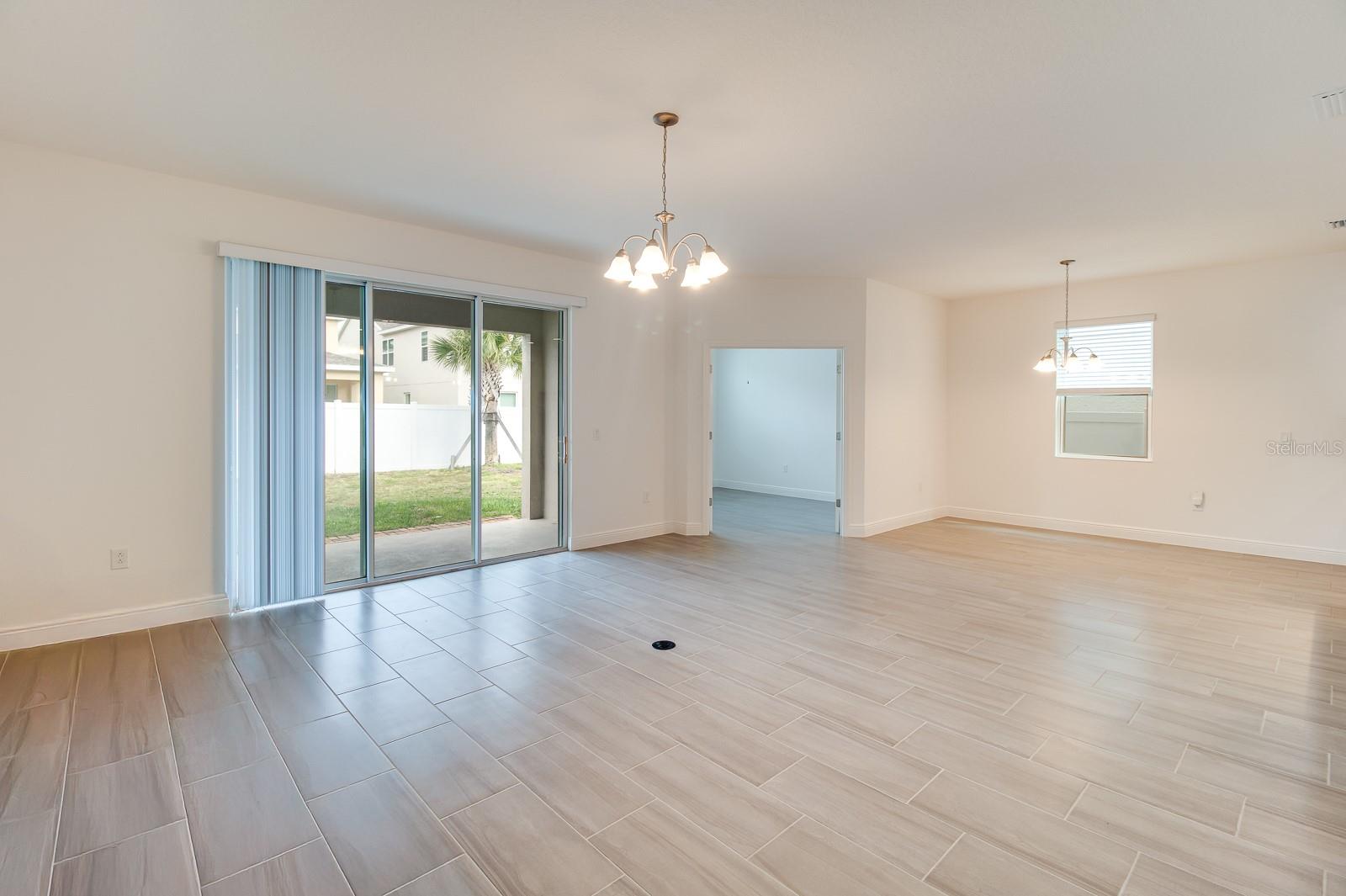 Image 11 of 41 For 1129 Blue Garden Drive