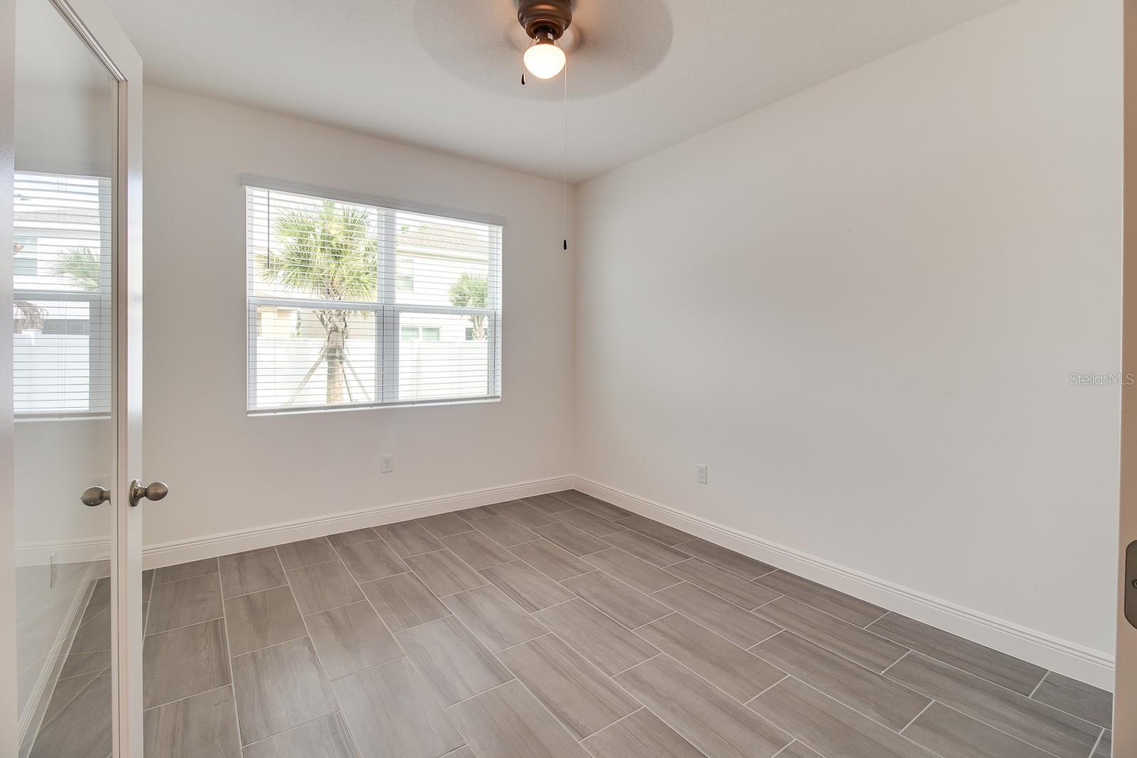 Image 13 of 41 For 1129 Blue Garden Drive