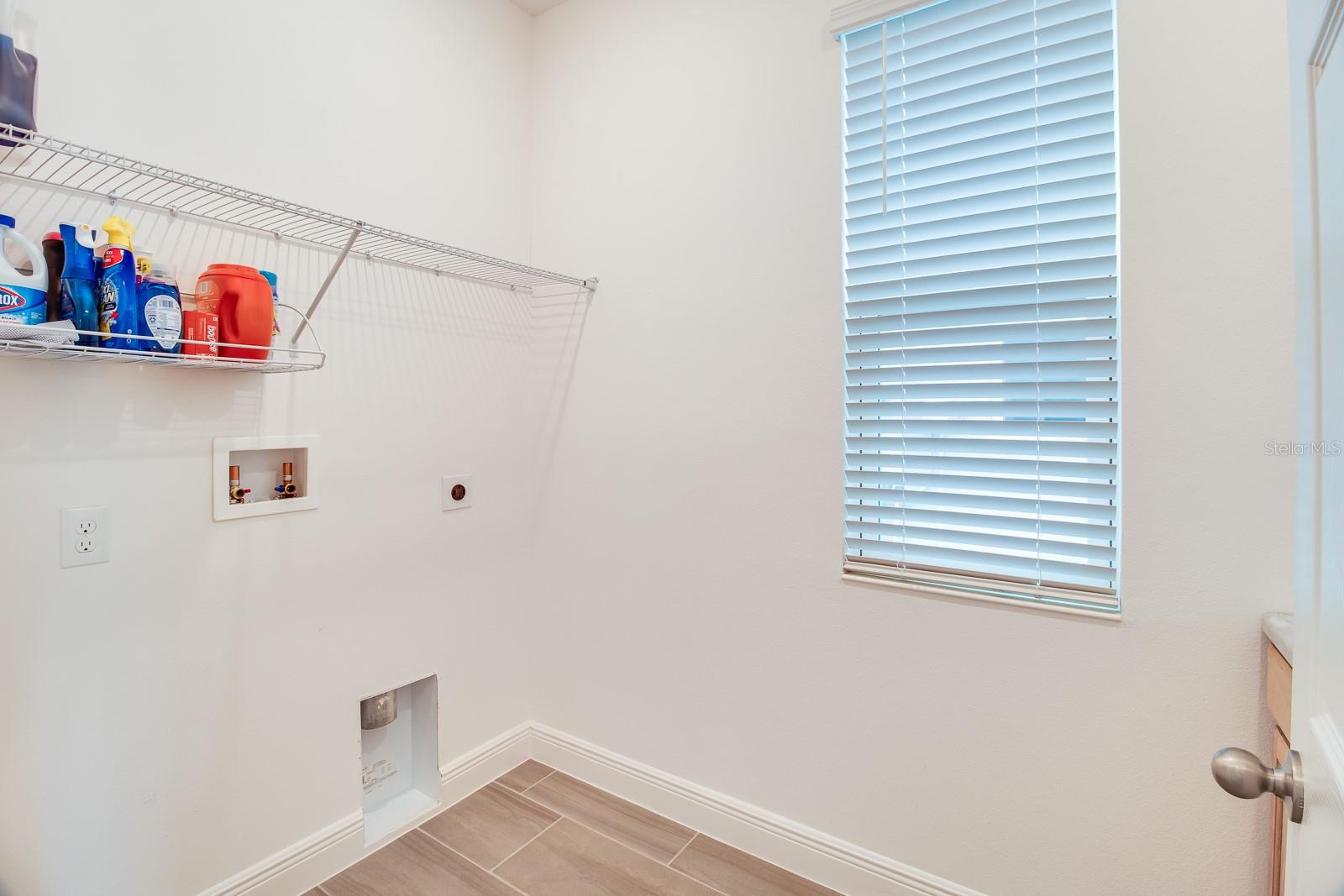 Image 15 of 41 For 1129 Blue Garden Drive