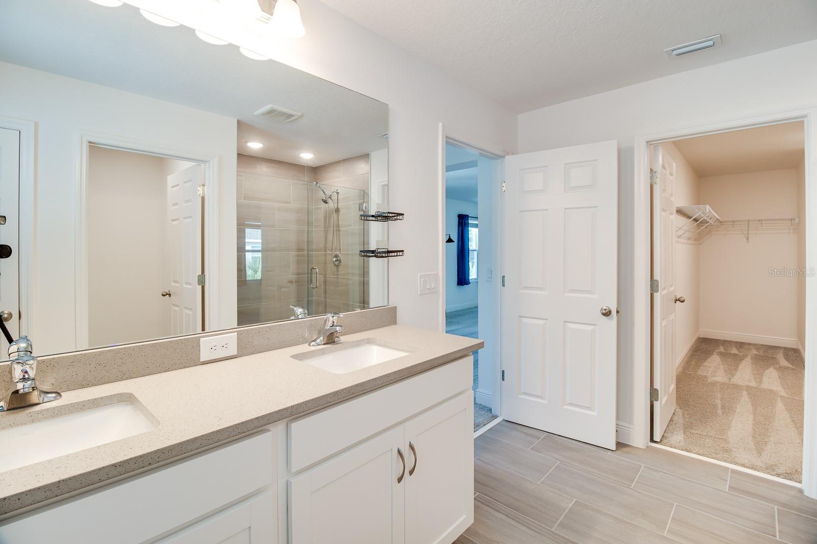 Image 26 of 41 For 1129 Blue Garden Drive