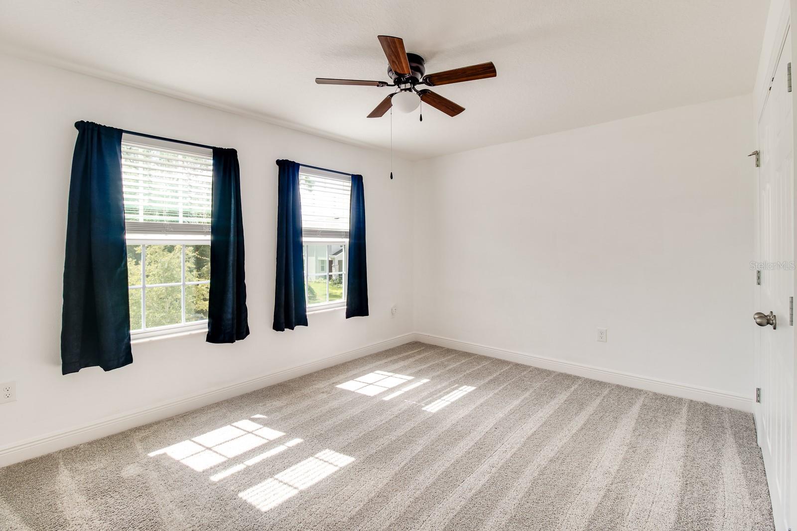 Image 28 of 41 For 1129 Blue Garden Drive