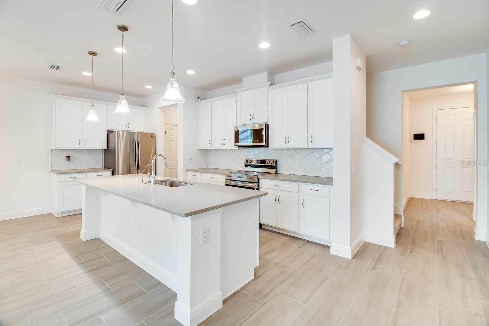 Image 5 of 41 For 1129 Blue Garden Drive