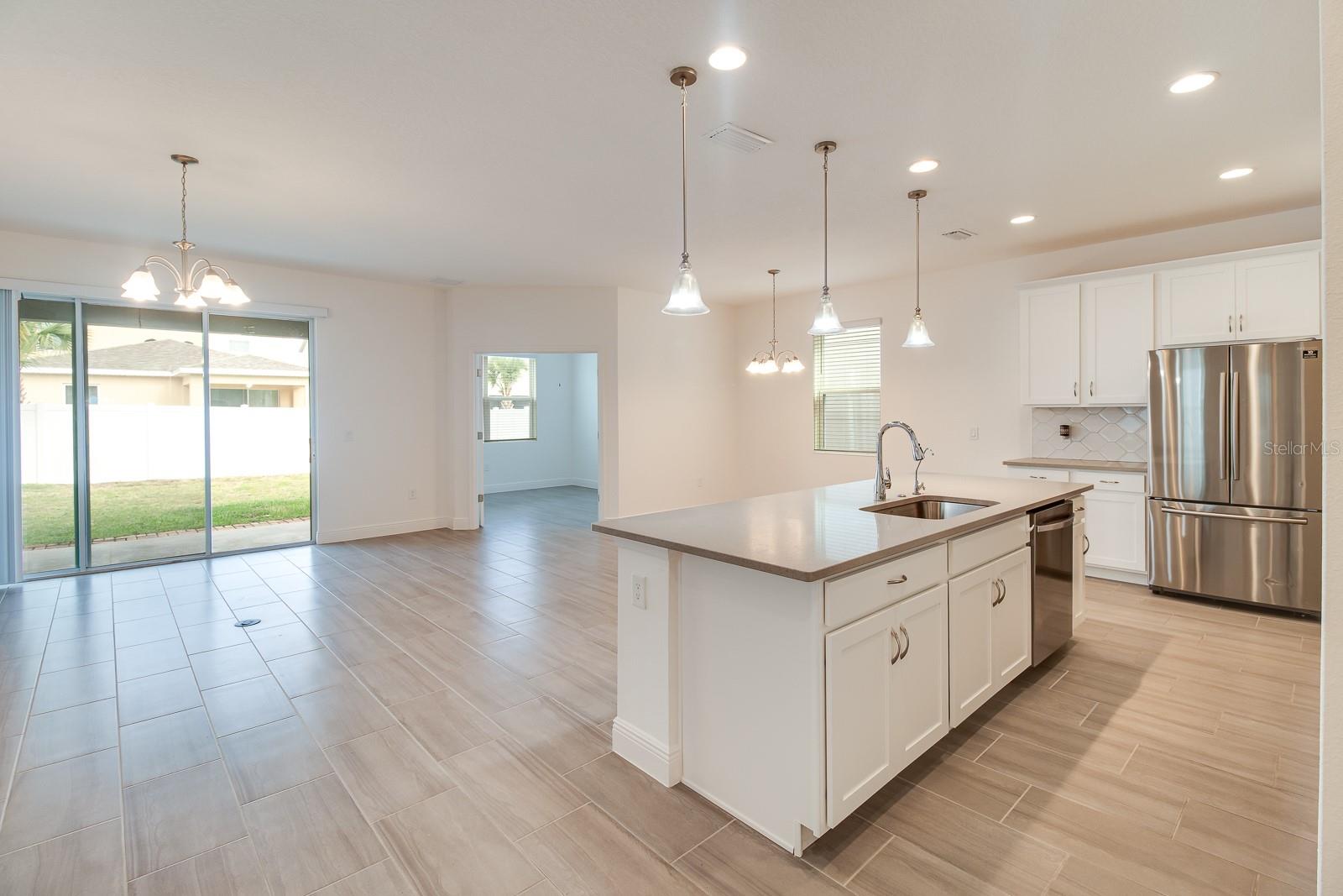 Image 6 of 41 For 1129 Blue Garden Drive