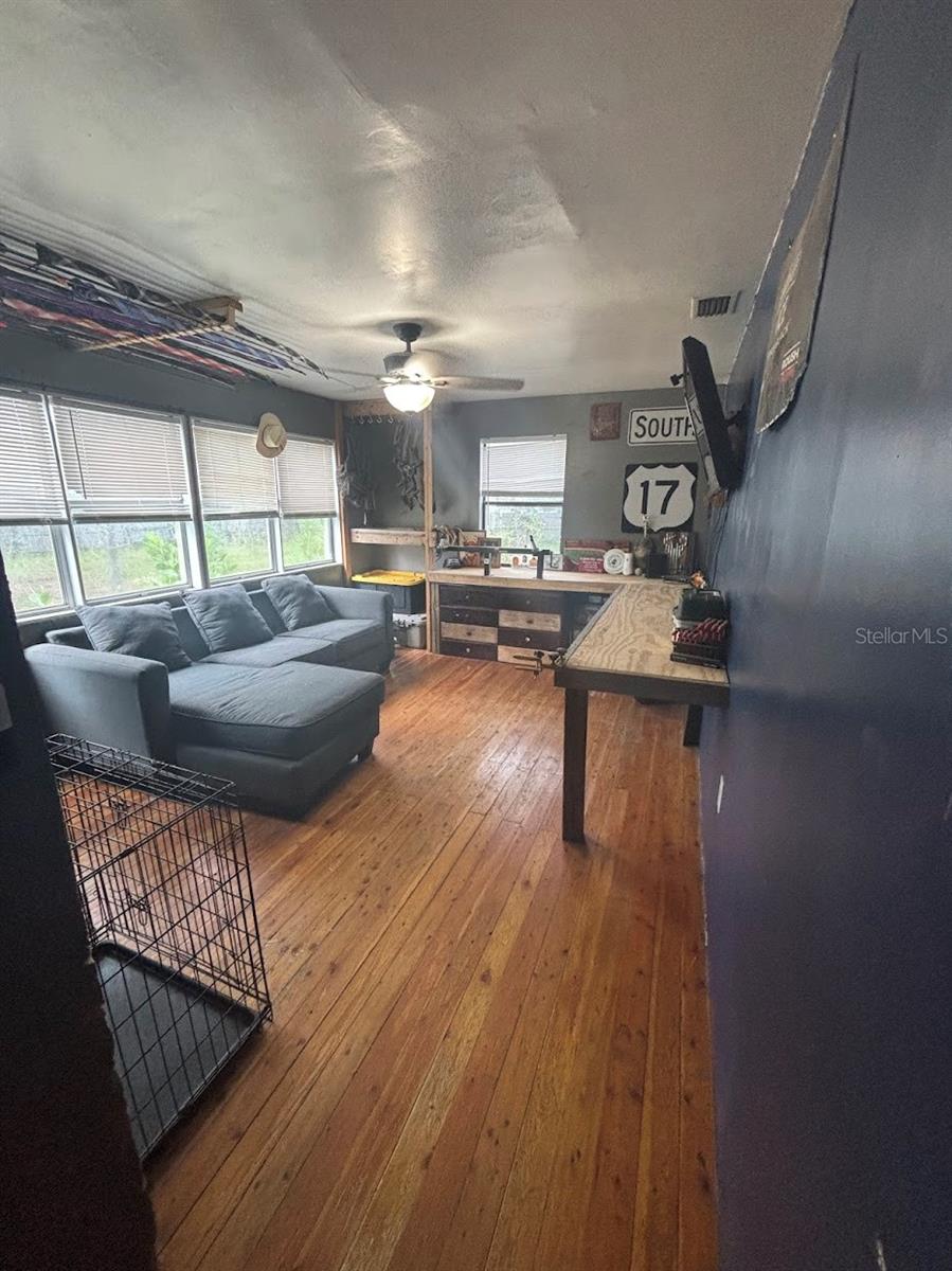 Image 11 of 31 For 1745 East Parkway