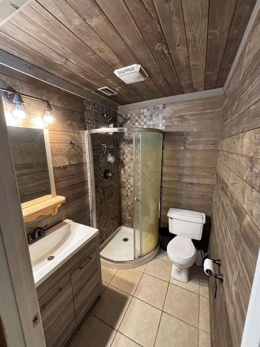 Image 14 of 31 For 1745 East Parkway