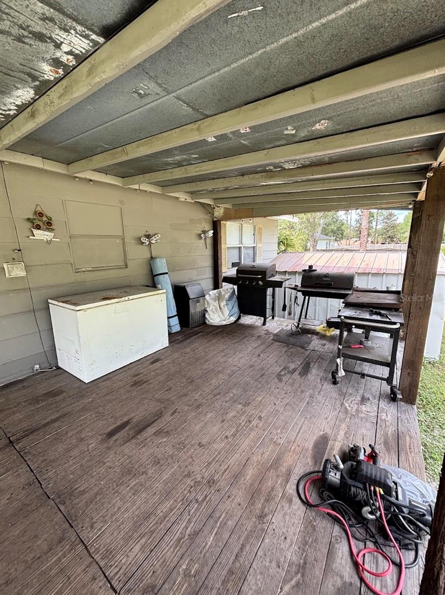 Image 16 of 31 For 1745 East Parkway