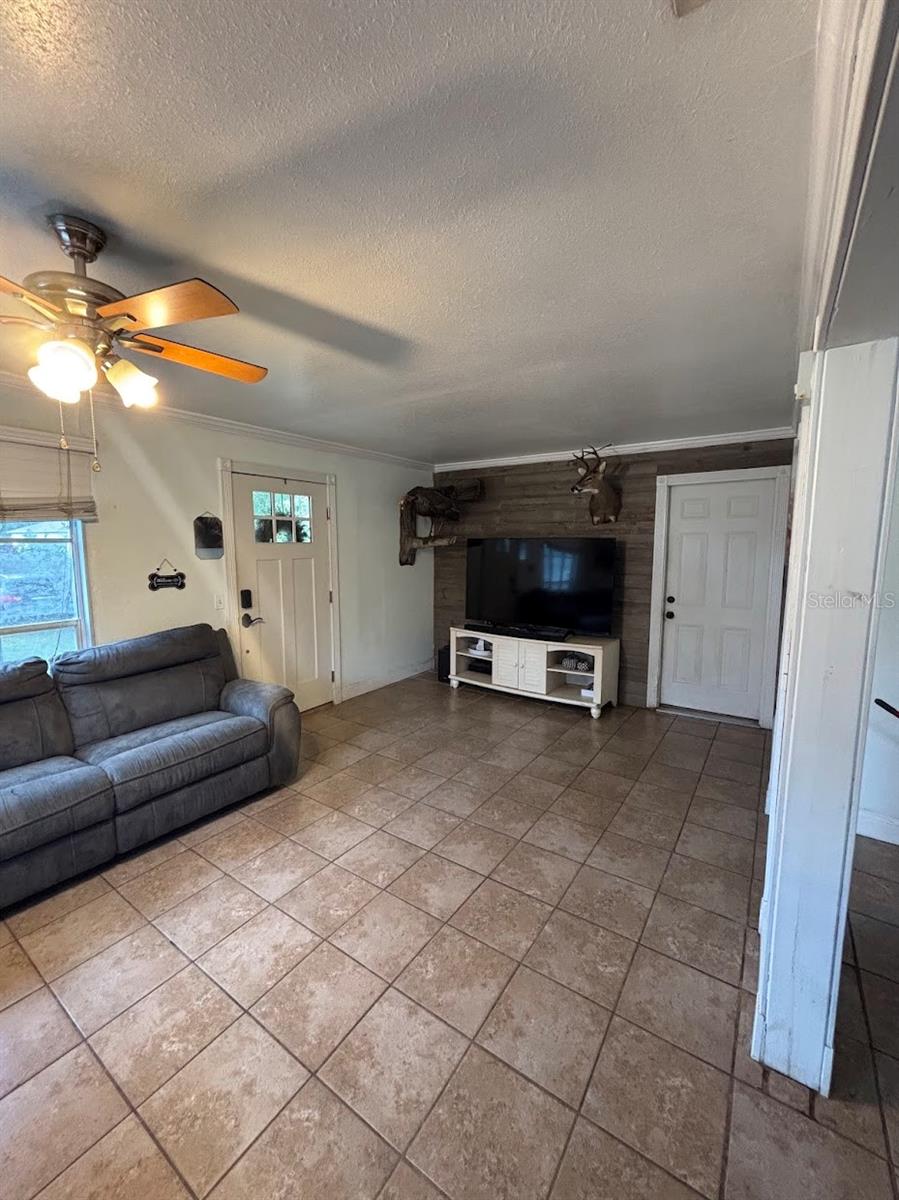 Image 8 of 31 For 1745 East Parkway