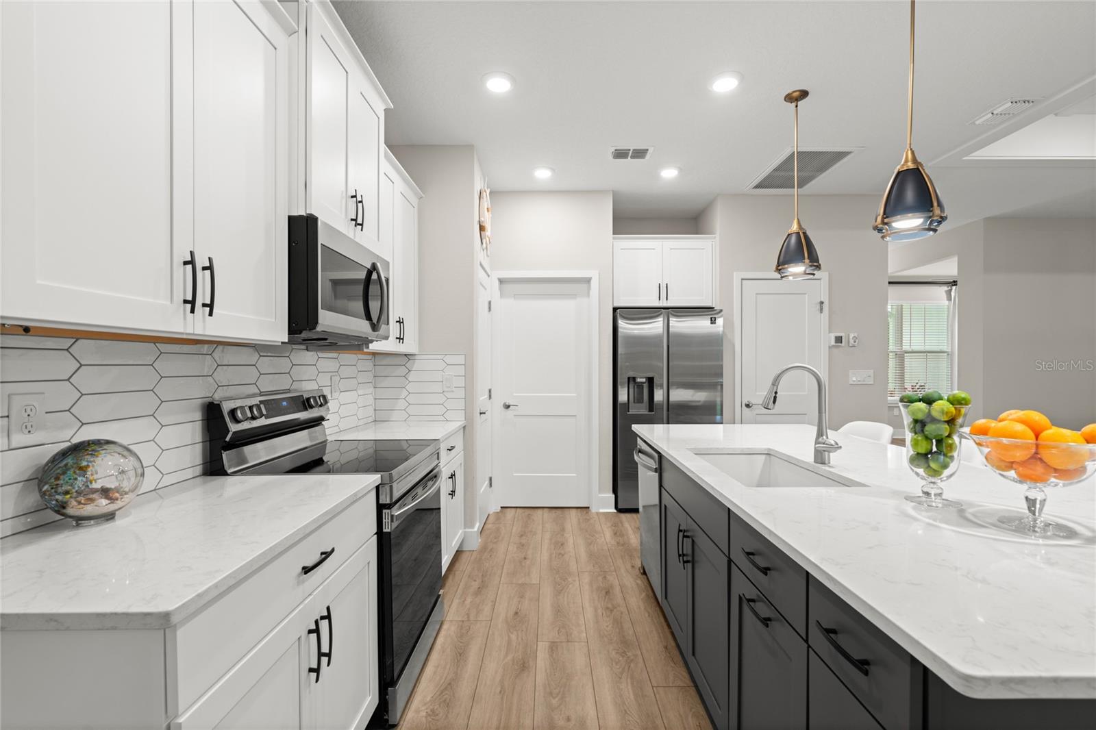 Image 11 of 41 For 3070 Silvermines Avenue