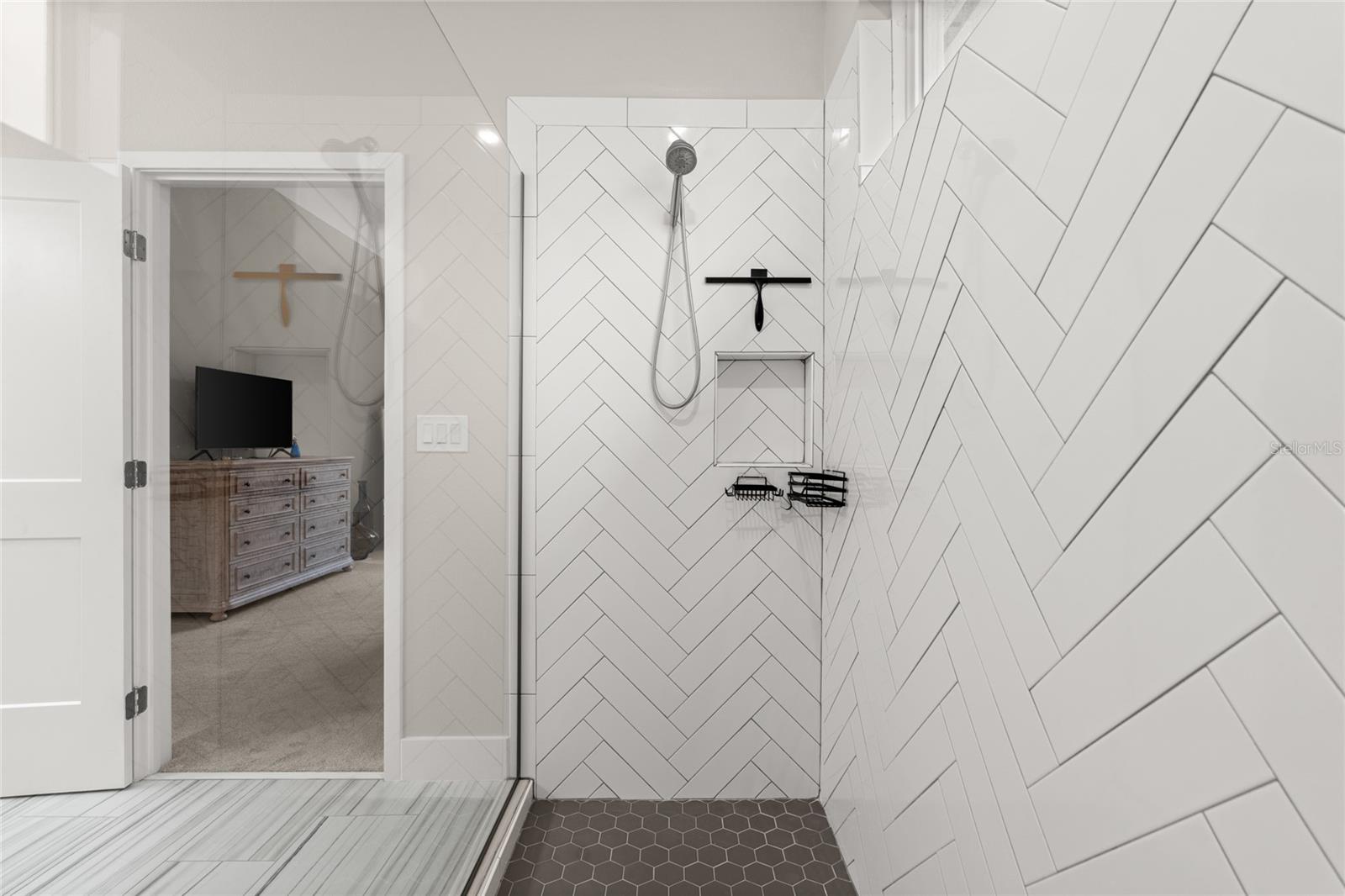 Image 20 of 41 For 3070 Silvermines Avenue