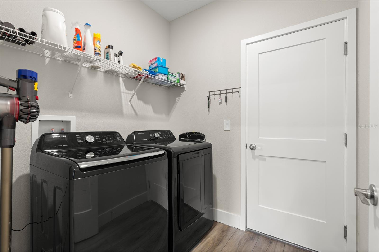 Image 31 of 41 For 3070 Silvermines Avenue