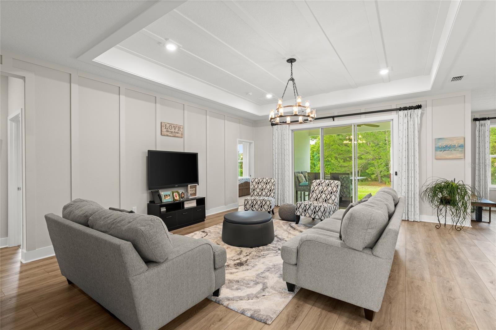 Image 6 of 41 For 3070 Silvermines Avenue