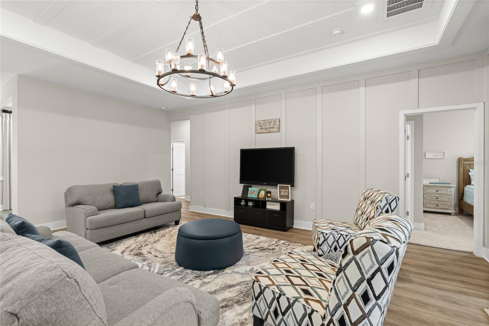 Image 8 of 41 For 3070 Silvermines Avenue