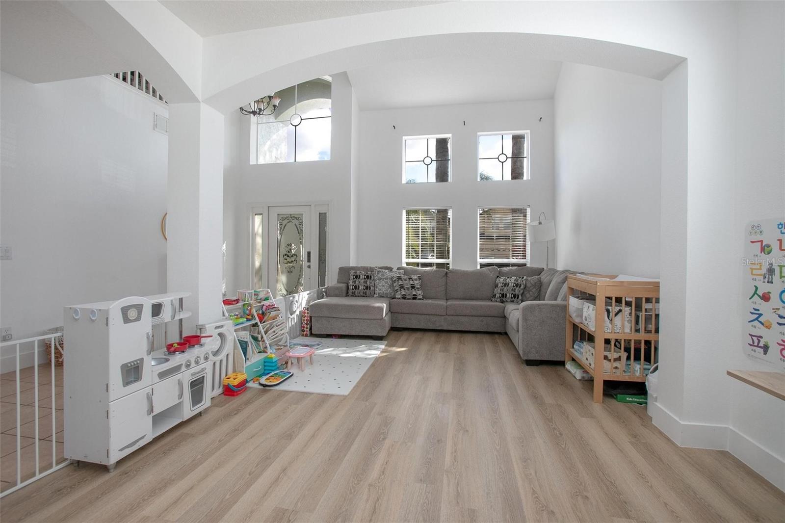 Image 6 of 39 For 408 Kays Landing Drive