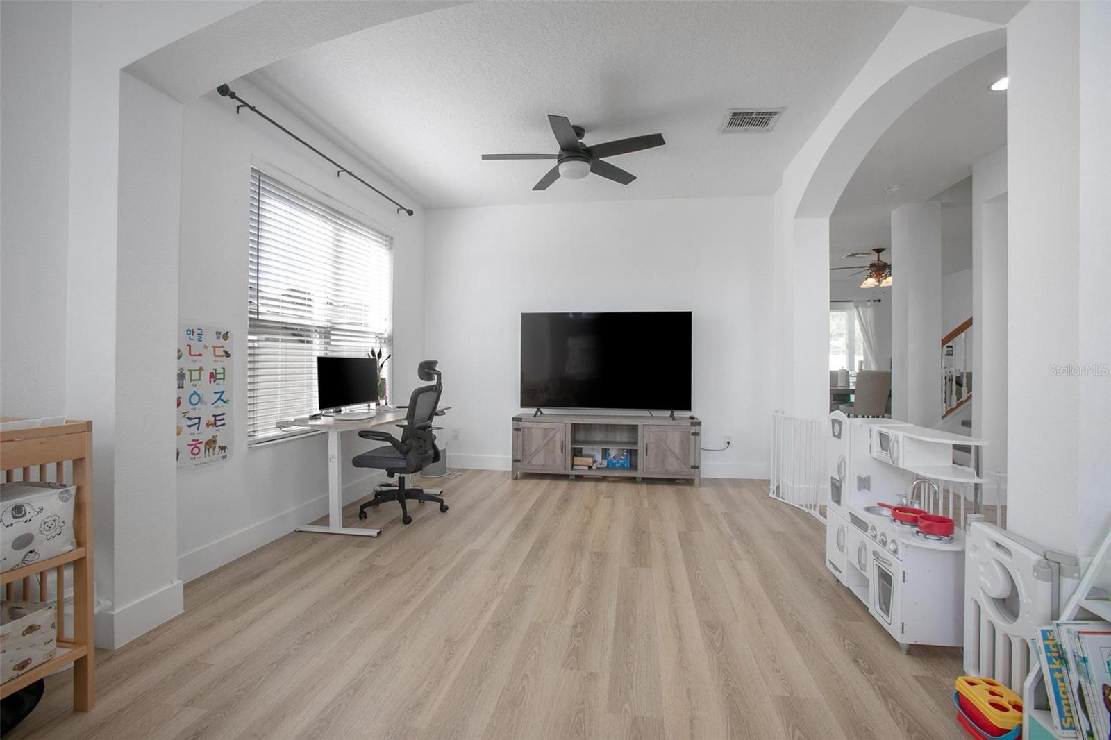 Image 7 of 39 For 408 Kays Landing Drive