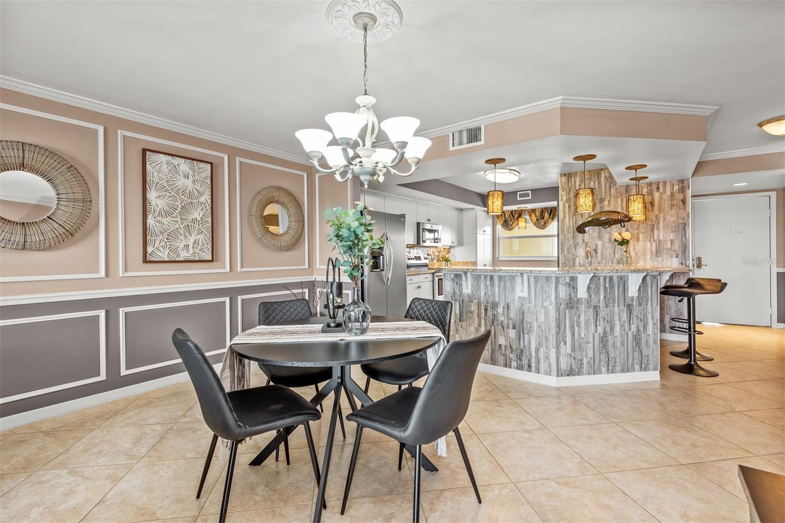 Image 13 of 46 For 533 Marina Point Drive 5330