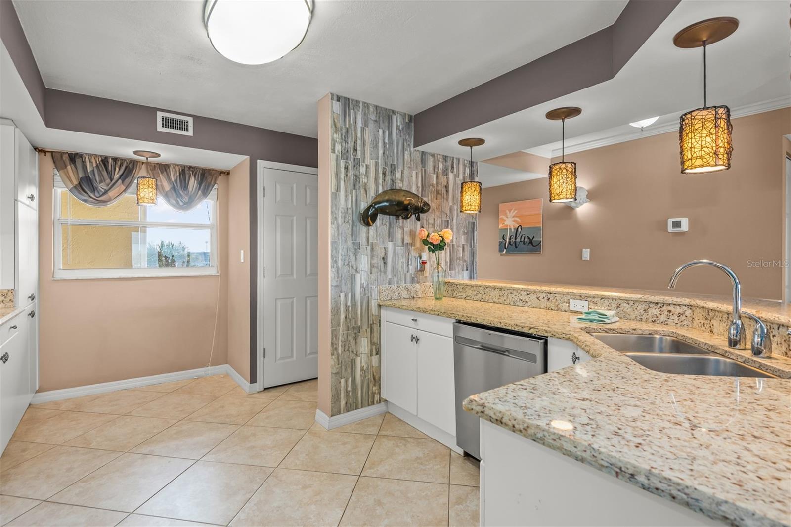 Image 17 of 46 For 533 Marina Point Drive 5330