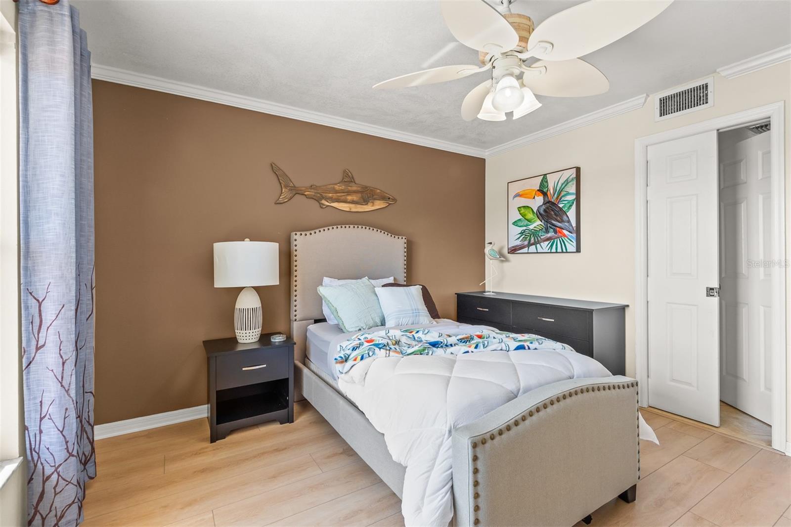 Image 30 of 46 For 533 Marina Point Drive 5330