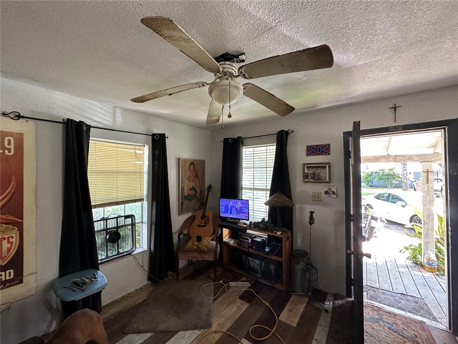 Image 9 of 26 For 510 Lee Street