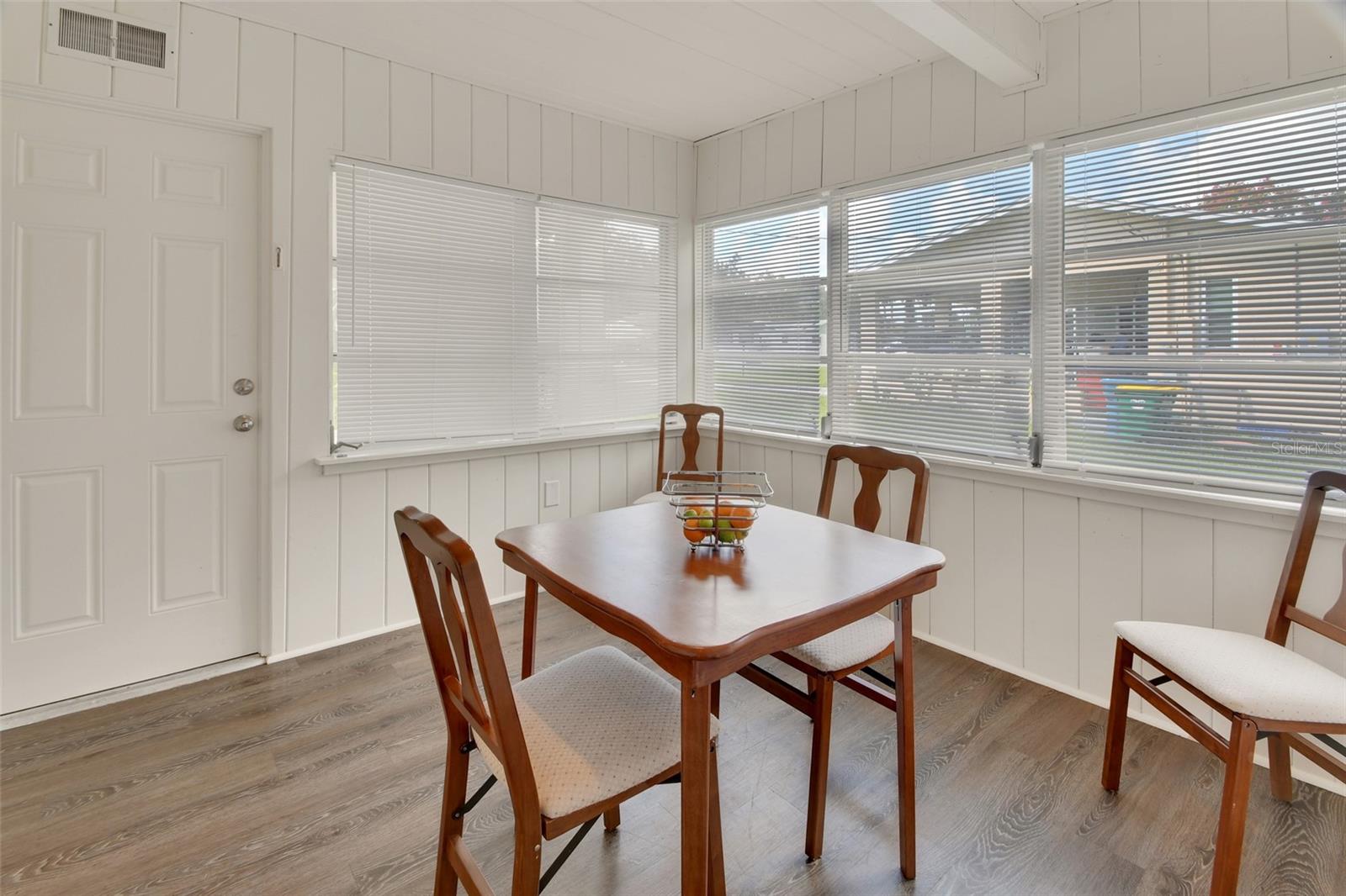 Image 23 of 42 For 1405 Talton Avenue