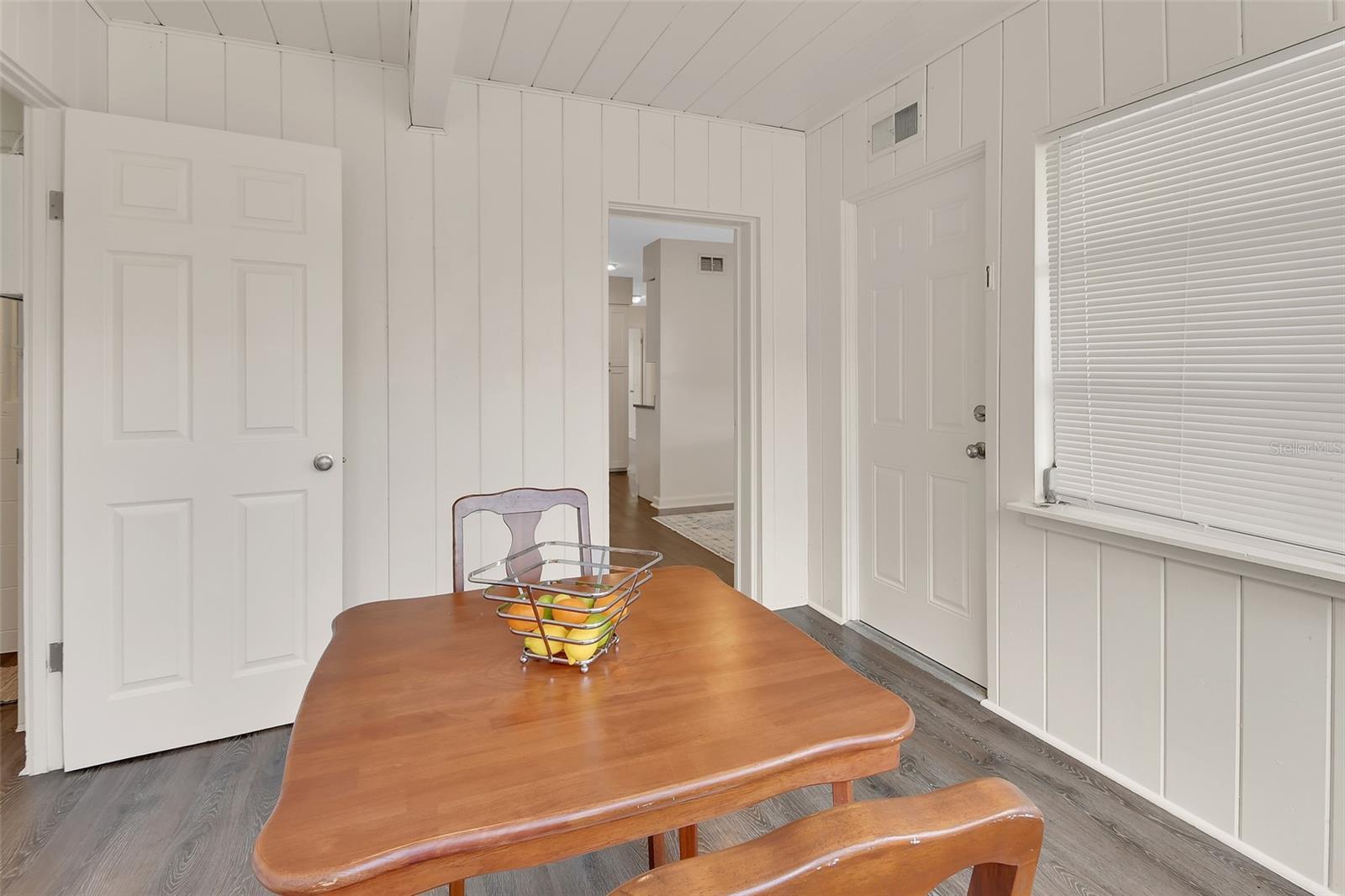 Image 24 of 42 For 1405 Talton Avenue