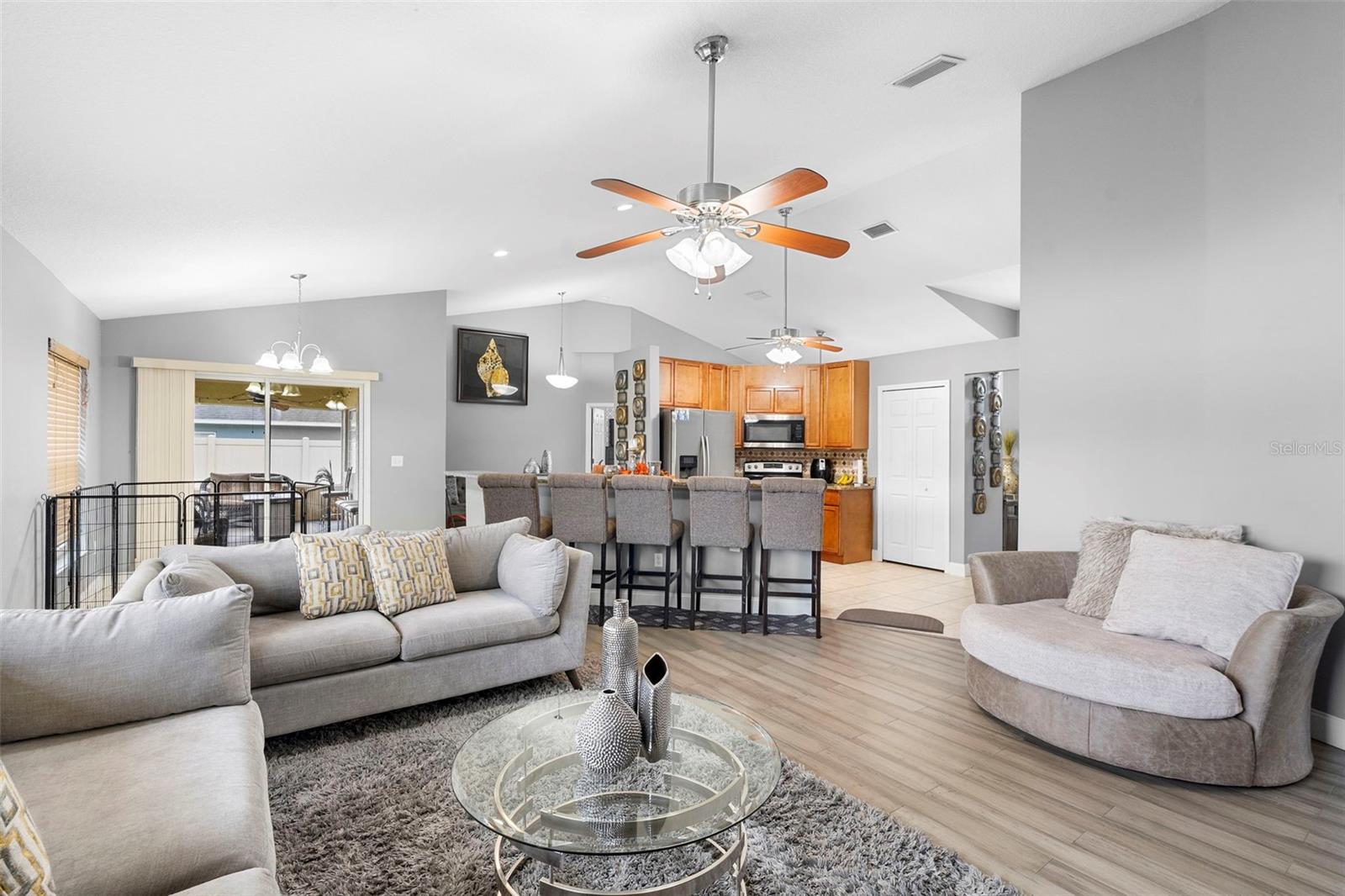 Image 10 of 28 For 641 Rhodes Drive