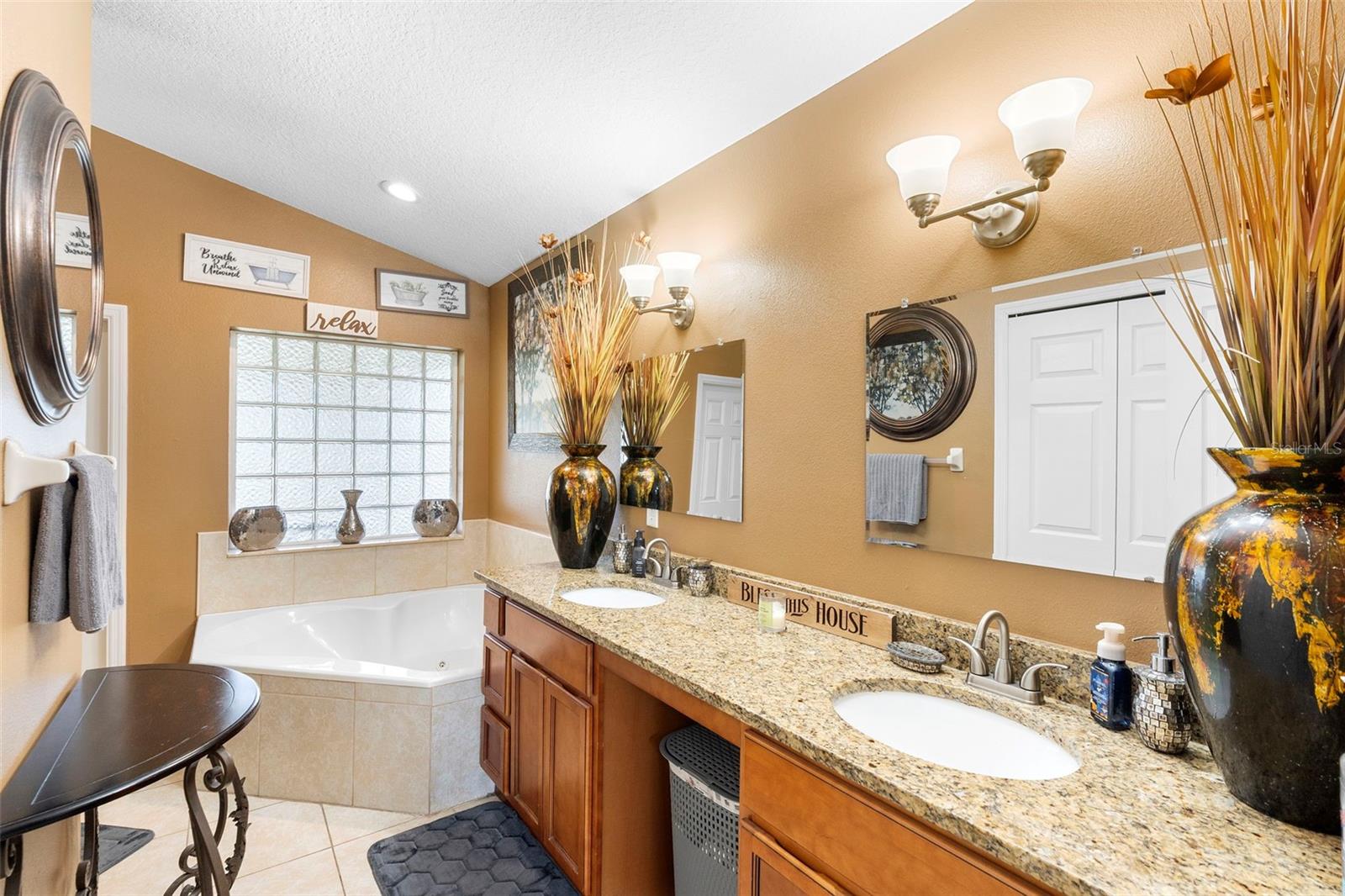 Image 16 of 28 For 641 Rhodes Drive