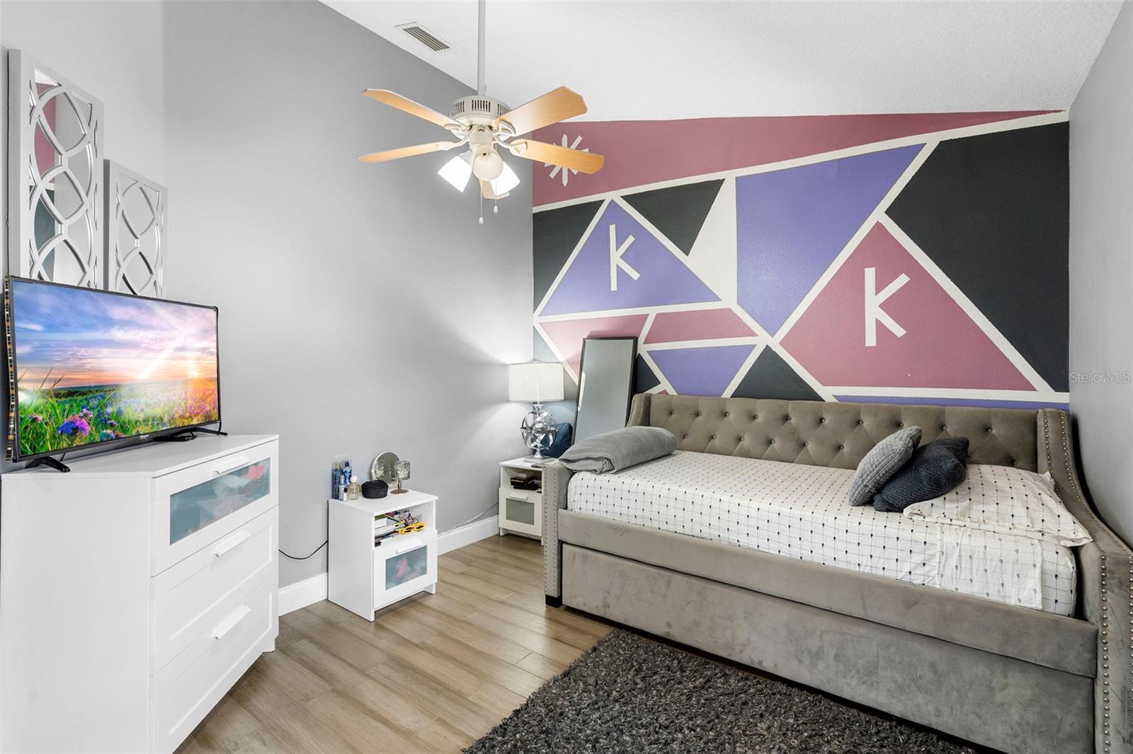 Image 18 of 28 For 641 Rhodes Drive