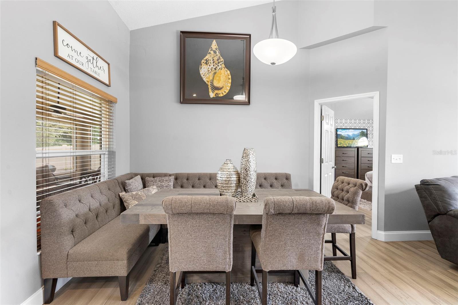 Image 6 of 28 For 641 Rhodes Drive