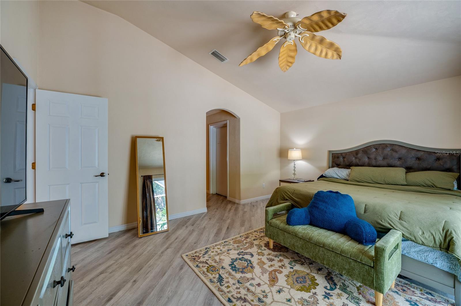 Image 21 of 48 For 4241 Hidden Lake Drive