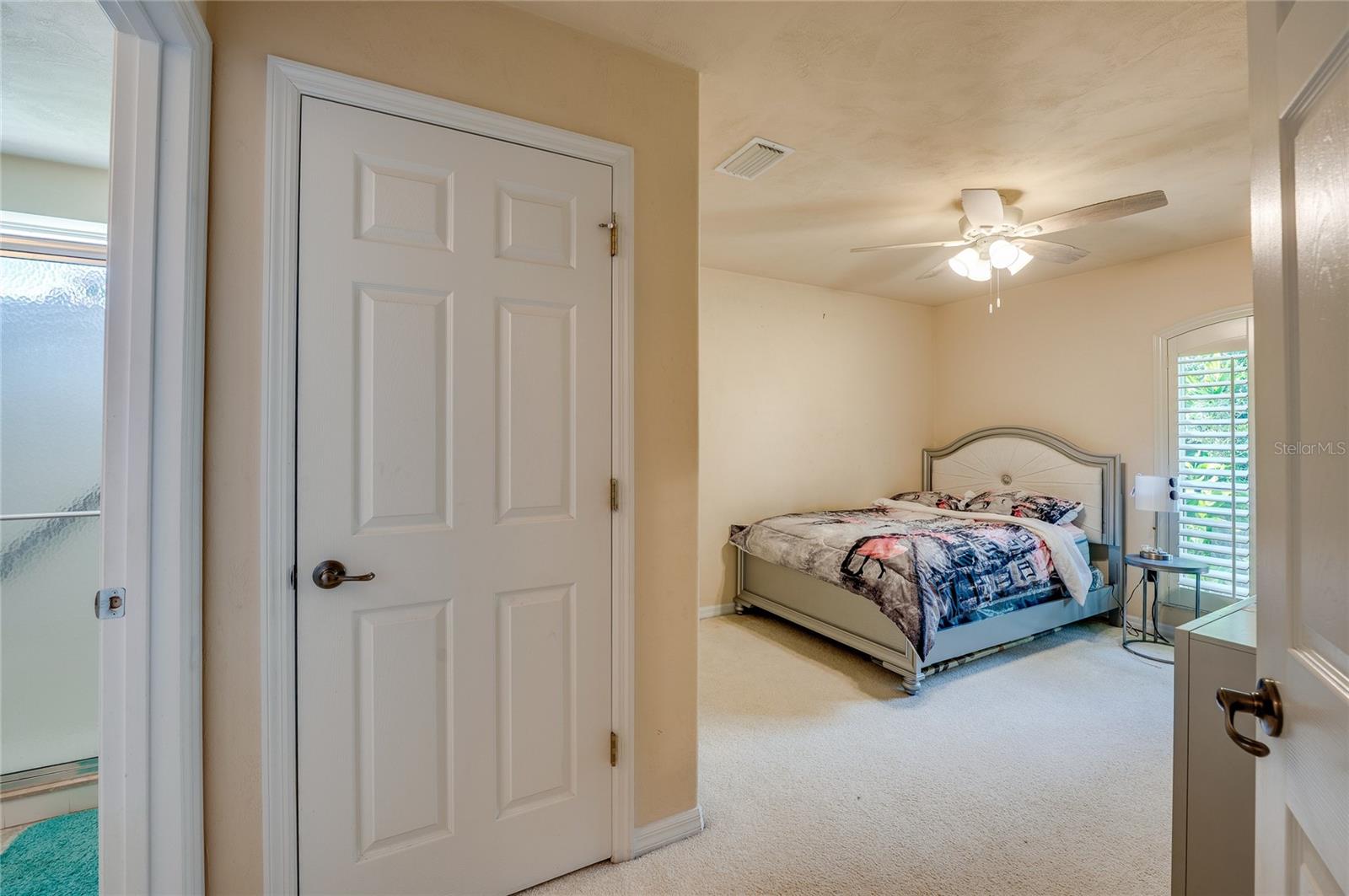 Image 28 of 48 For 4241 Hidden Lake Drive