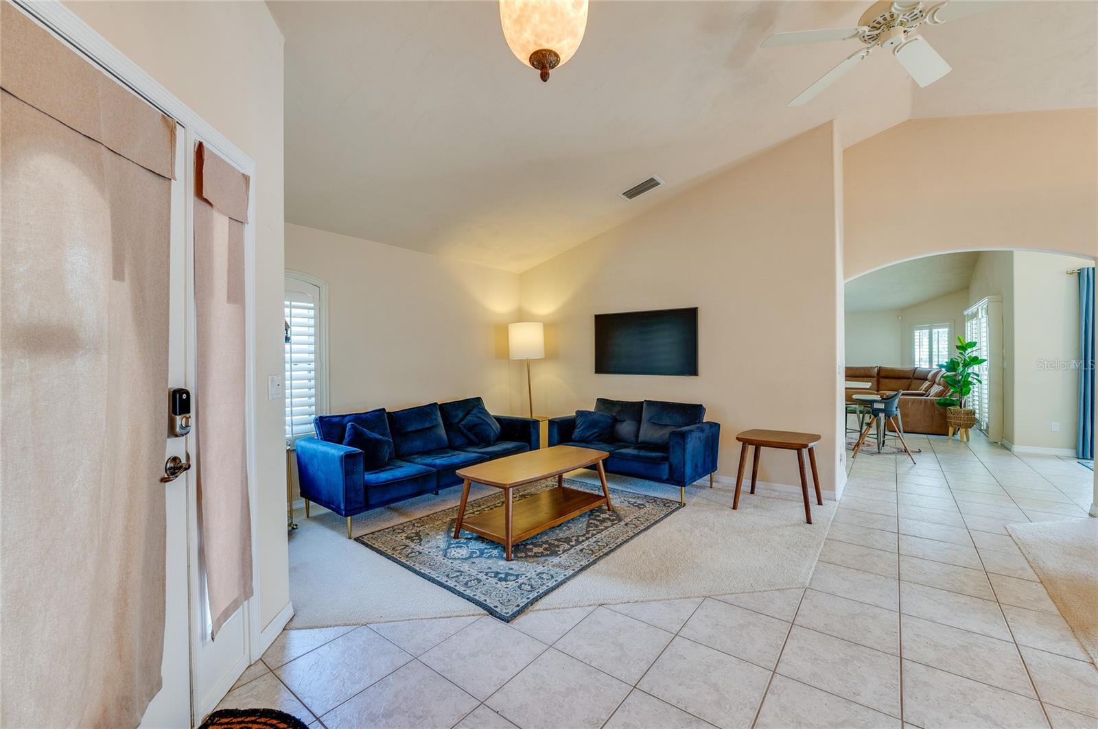 Image 7 of 48 For 4241 Hidden Lake Drive