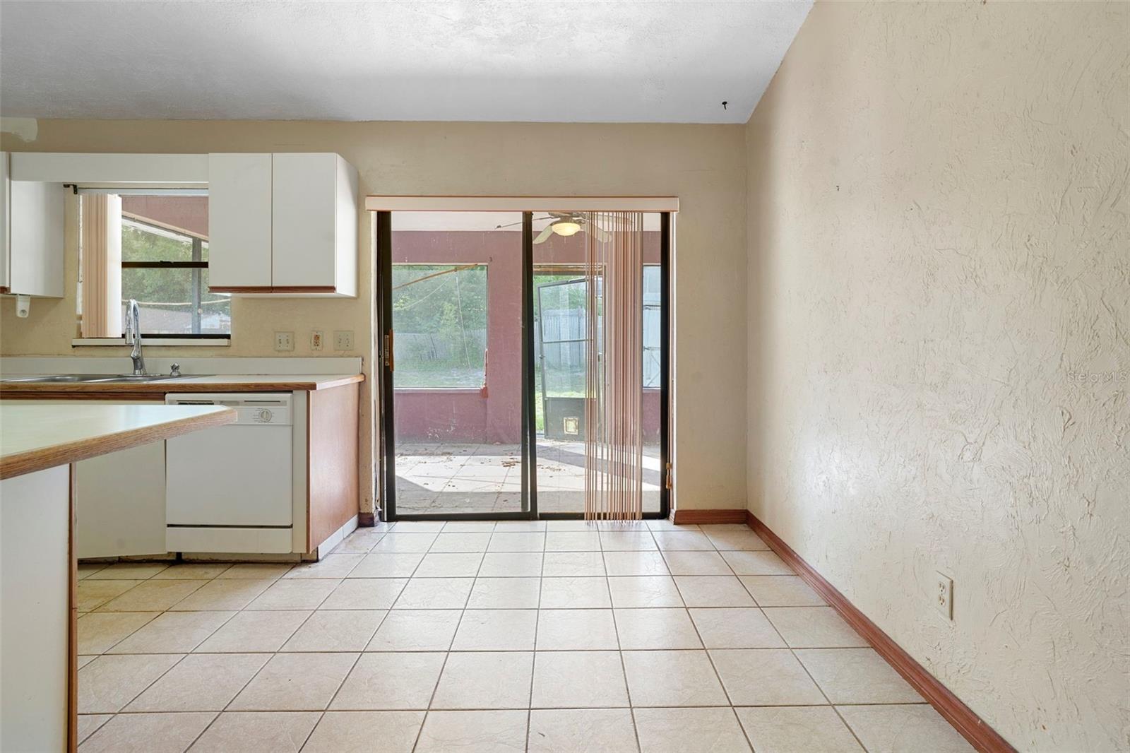 Image 11 of 47 For 1984 Paris Avenue