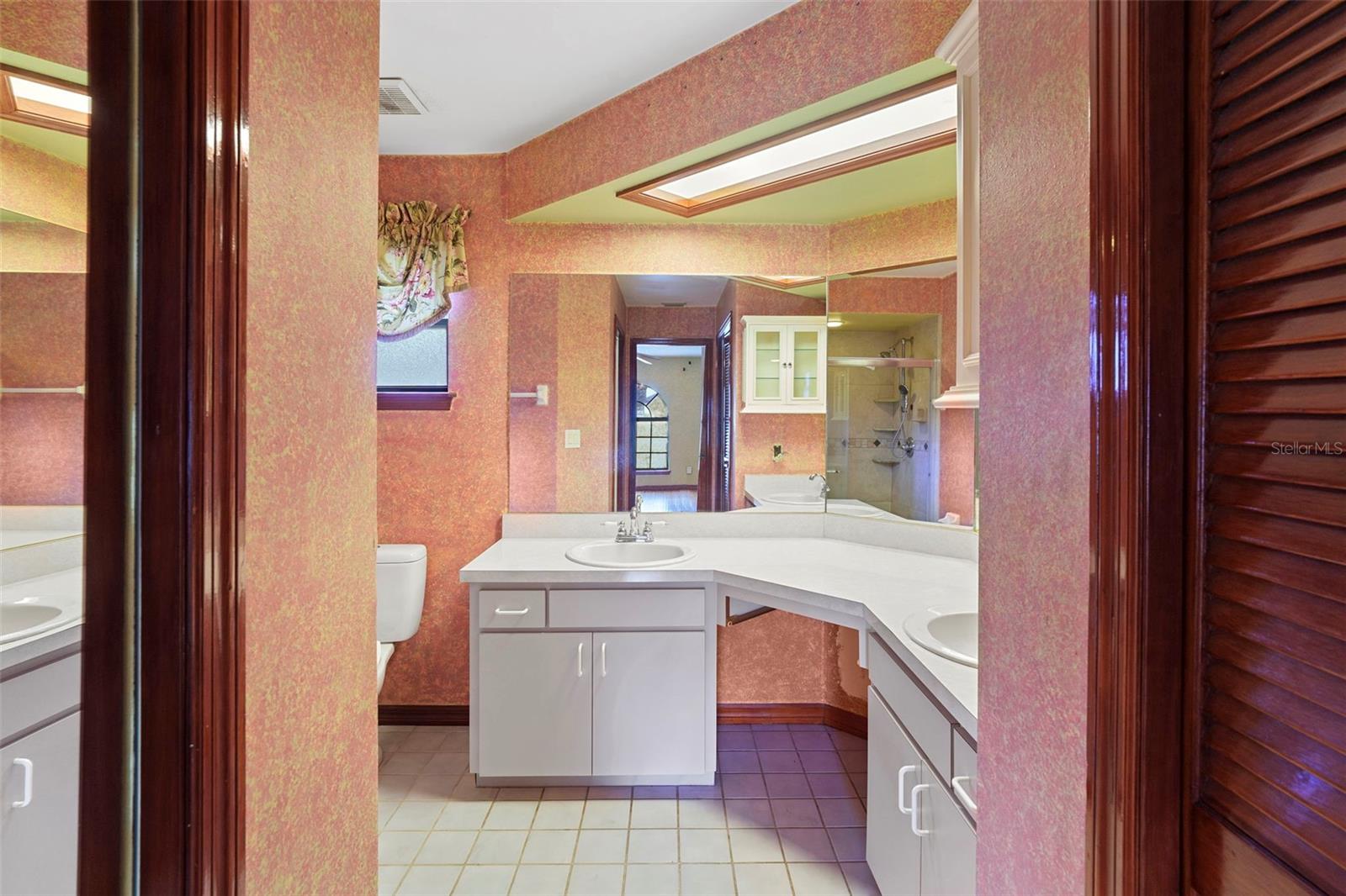 Image 17 of 47 For 1984 Paris Avenue