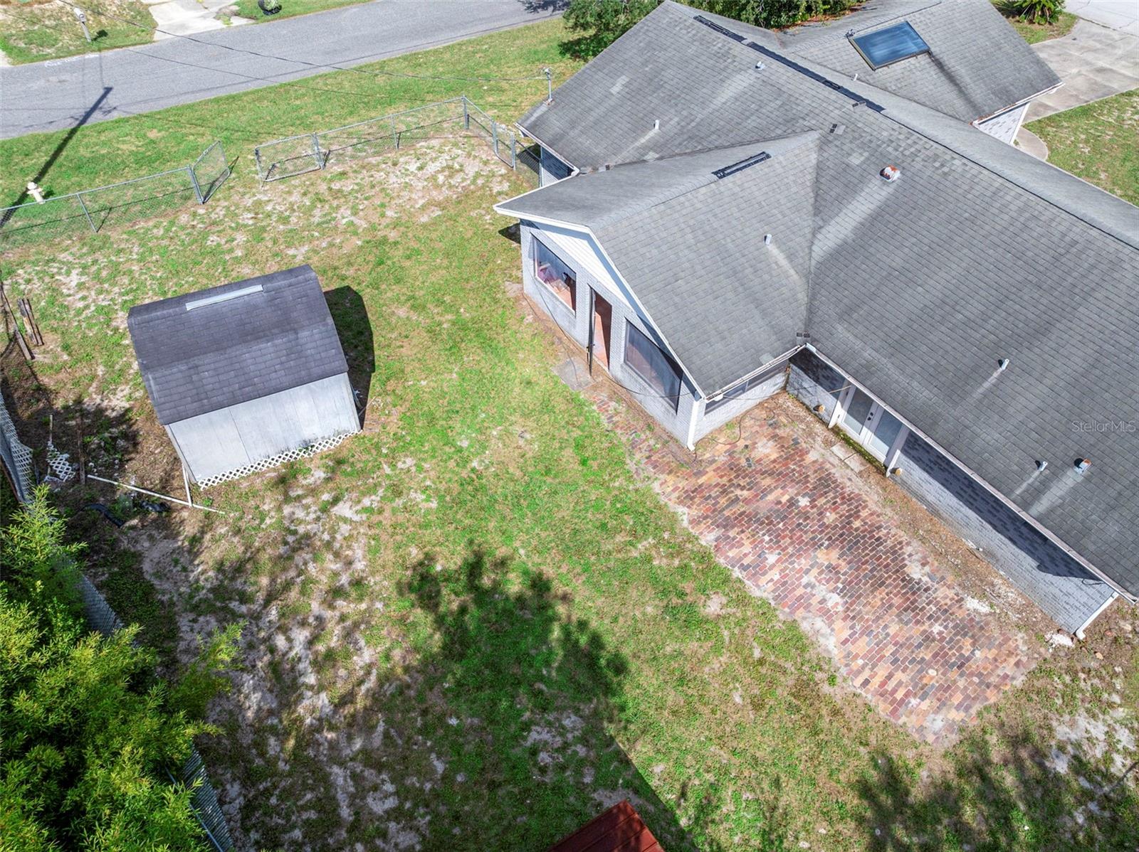 Image 39 of 47 For 1984 Paris Avenue