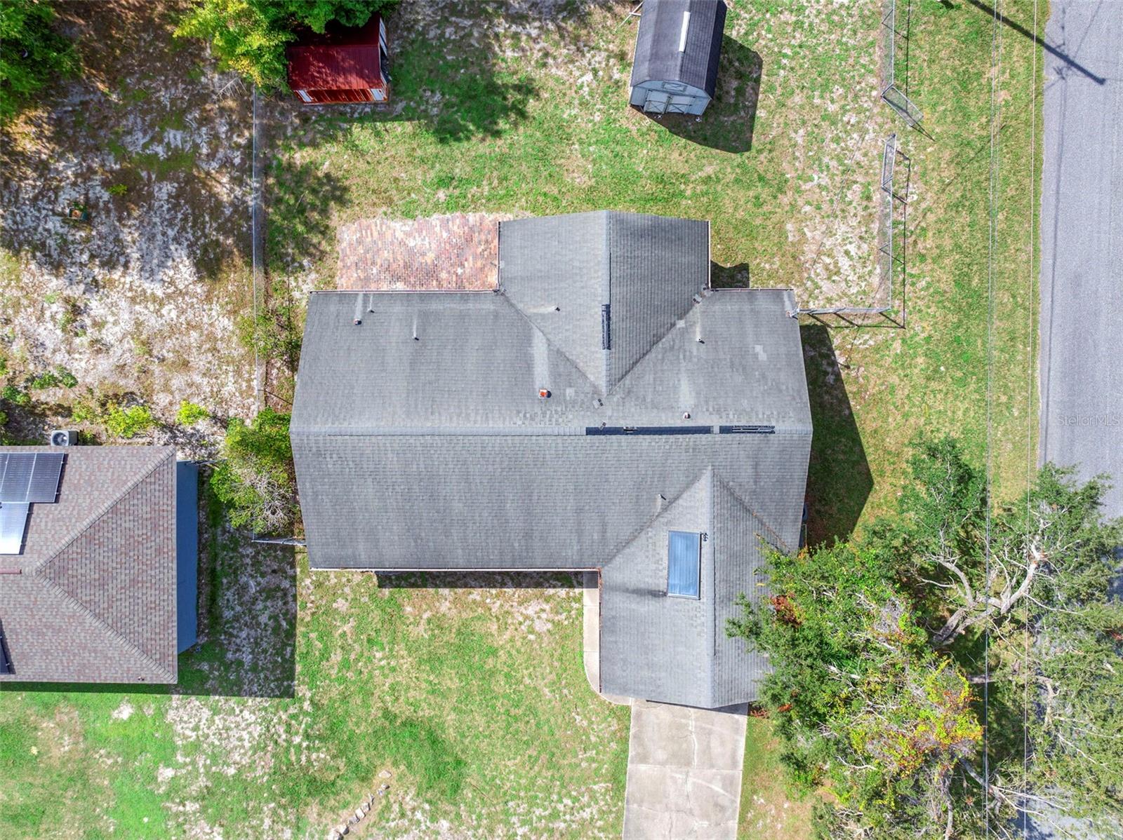 Image 43 of 47 For 1984 Paris Avenue