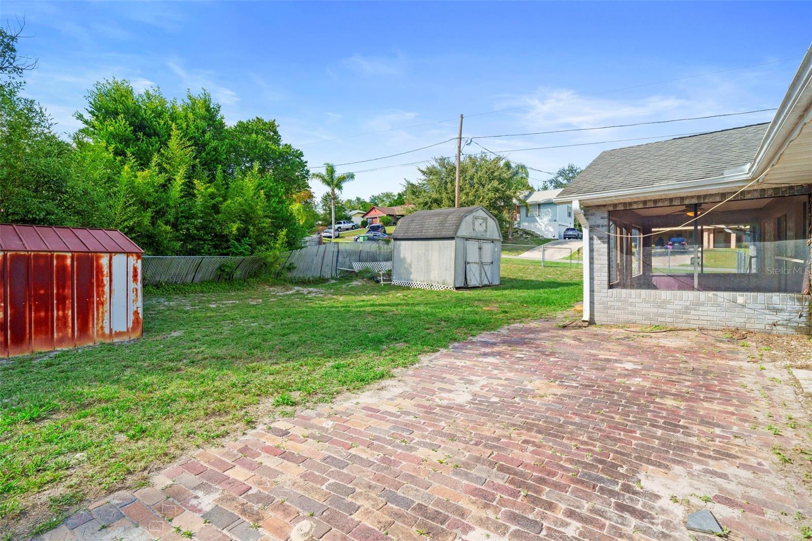 Image 45 of 47 For 1984 Paris Avenue