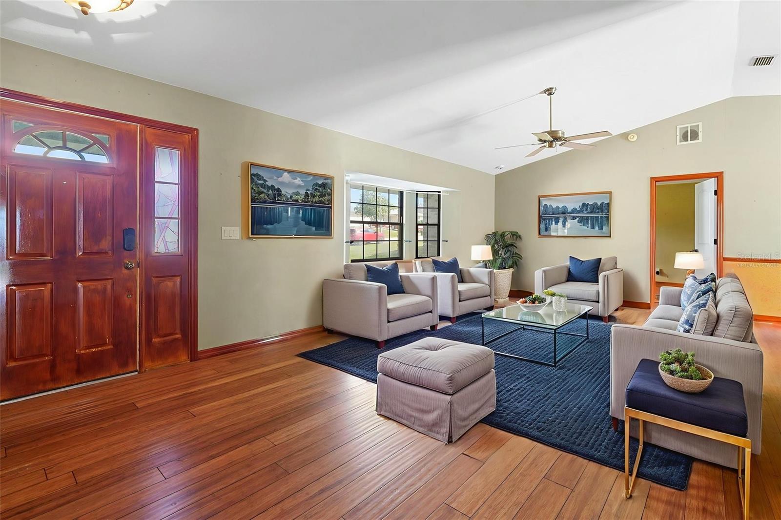 Image 5 of 47 For 1984 Paris Avenue