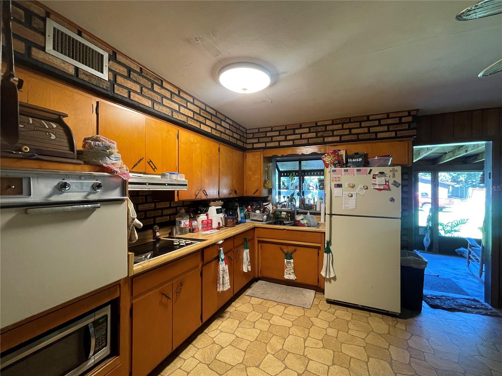 Image 10 of 15 For 1410 Fern Road