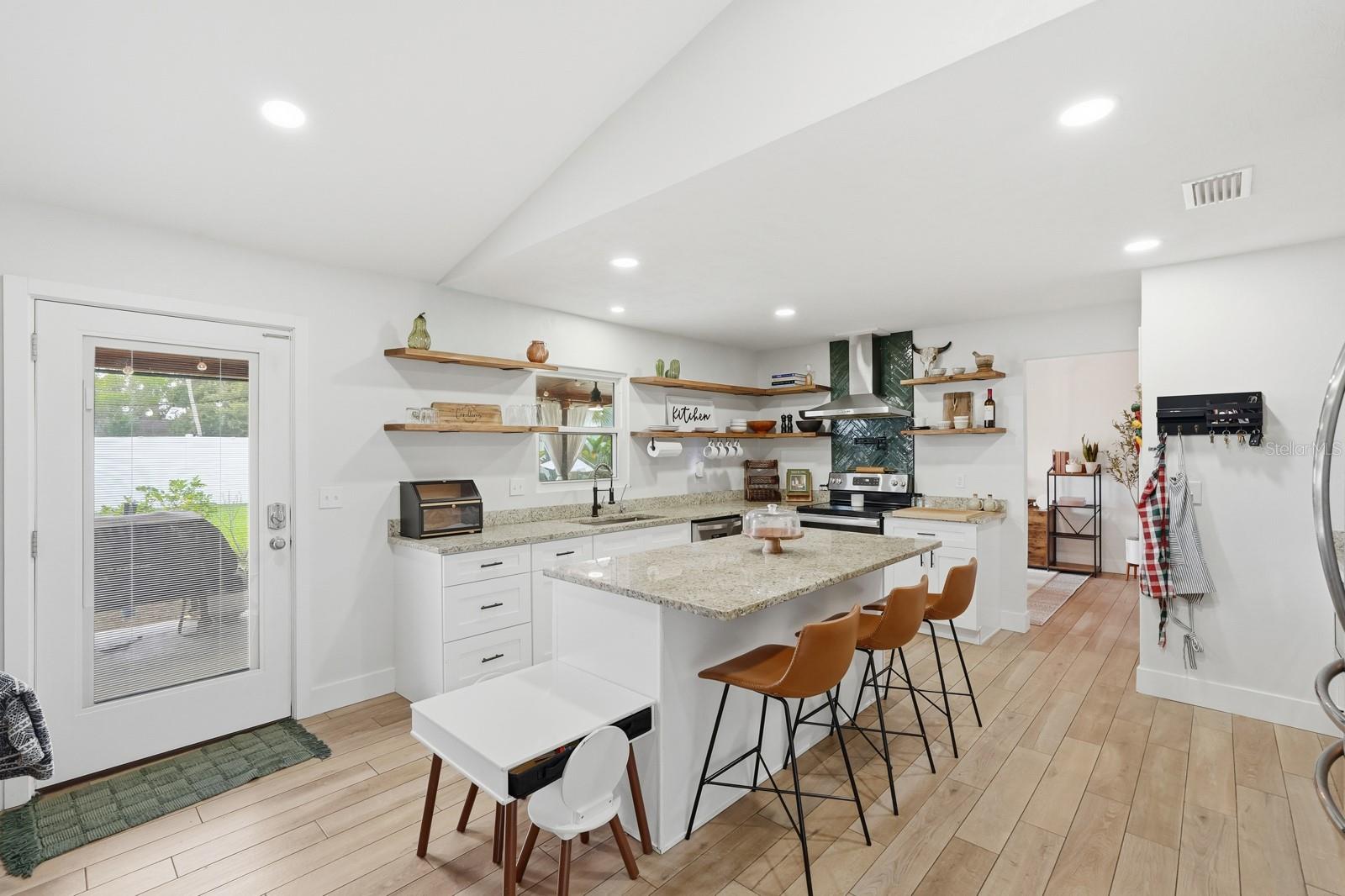 Image 14 of 59 For 715 Kristina Court