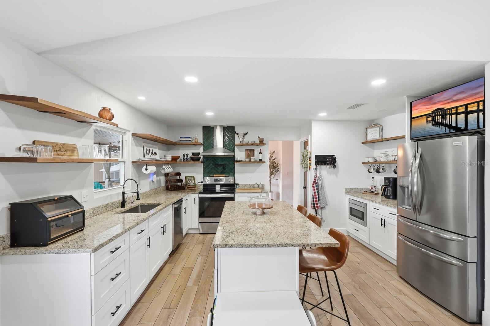 Image 16 of 59 For 715 Kristina Court