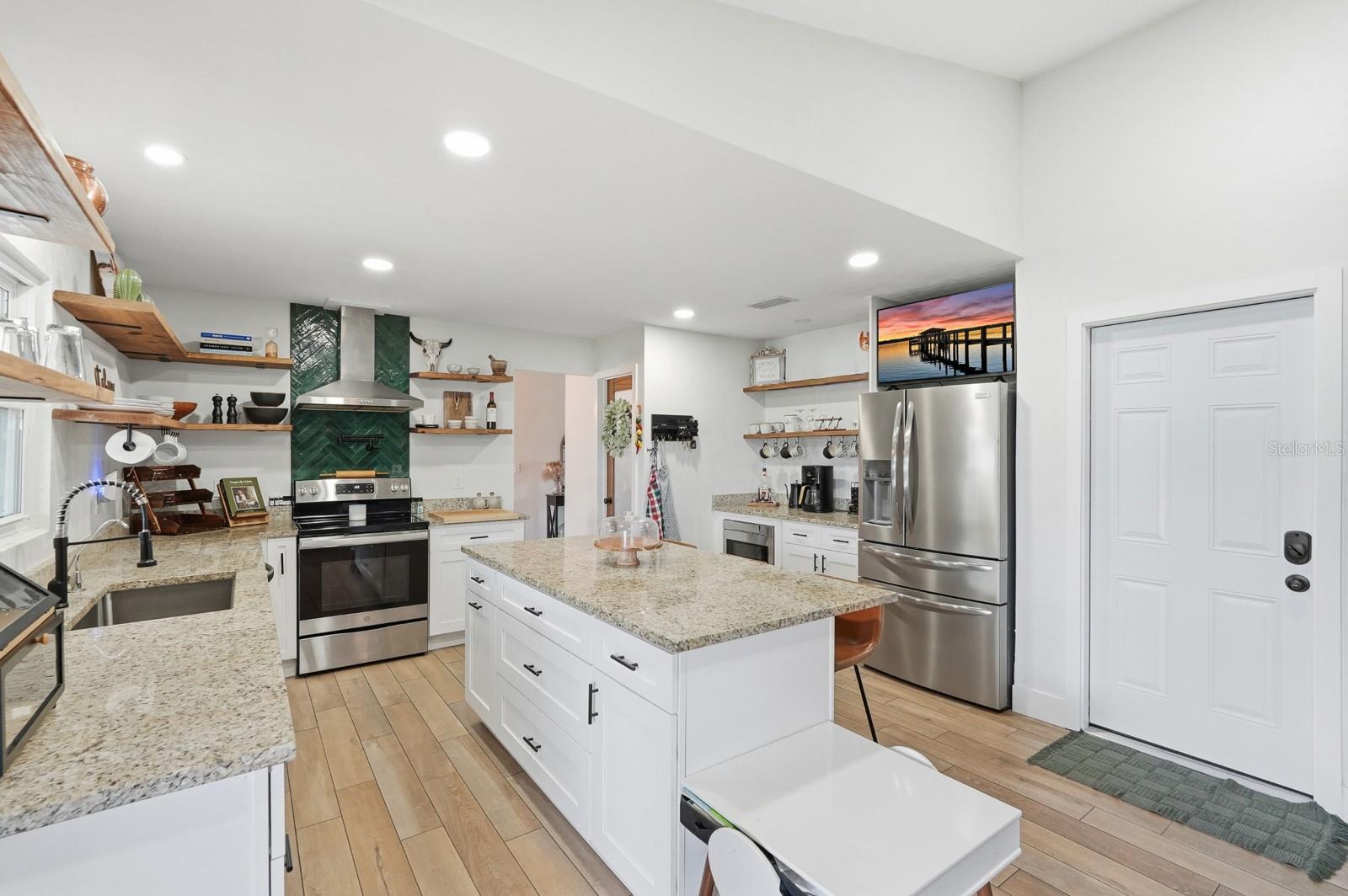 Image 17 of 59 For 715 Kristina Court