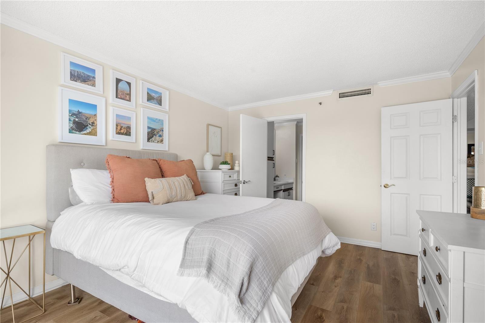 Image 12 of 24 For 3211 Swann Avenue 408