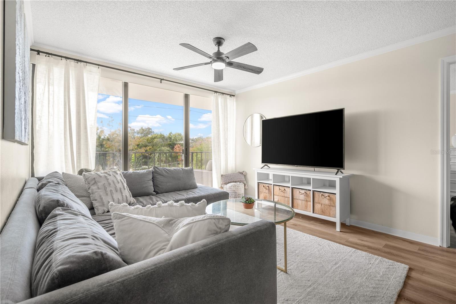 Image 4 of 24 For 3211 Swann Avenue 408